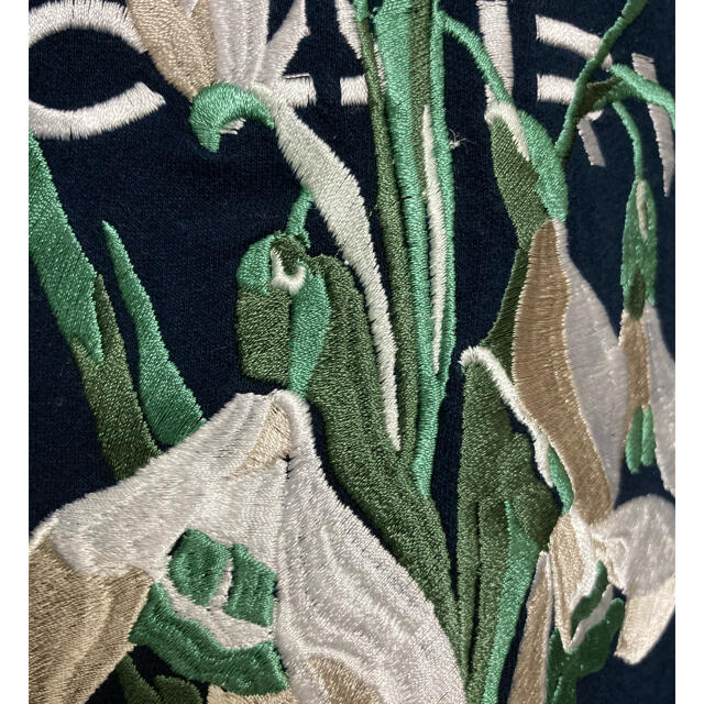 CARVEN(カルヴェン)のカルヴェン　carven スウェット 花　ロゴ　刺繍　トレーナー　 メンズのトップス(スウェット)の商品写真