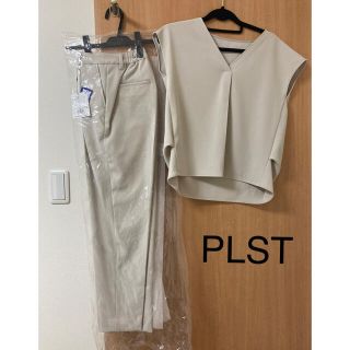 プラステ(PLST)のPLSTセットアップ・ポリエステル2wayストレッチブラウスパンツ・ライトグレー(セット/コーデ)