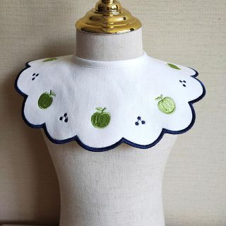 ベビー用　スタイ　よだれかけ　可愛い　刺繍　出産プレゼント(ベビースタイ/よだれかけ)