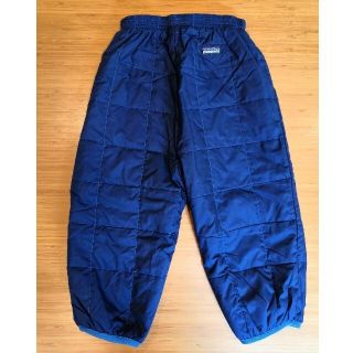 パタゴニア(patagonia)のお値下美品! パタゴニア 中綿 青色 リバーシブル パンツ サイズ 100相当 (パンツ/スパッツ)