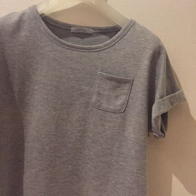 one after another NICE CLAUP(ワンアフターアナザーナイスクラップ)のポケットTシャツ グレー レディースのトップス(Tシャツ(半袖/袖なし))の商品写真