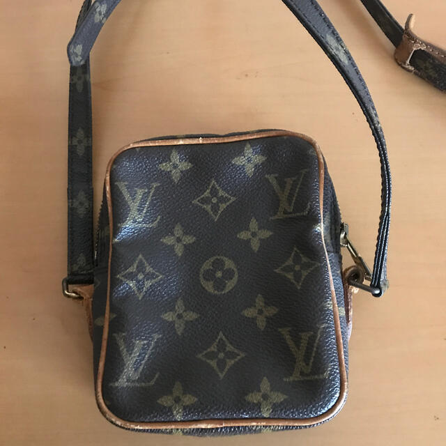 LOUIS VUITTON モノグラム ミニポシェット