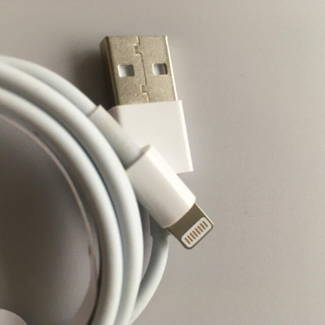 iPhone(アイフォーン)のiPhone 充電器 ケーブル コード lightning cable スマホ/家電/カメラのスマートフォン/携帯電話(バッテリー/充電器)の商品写真