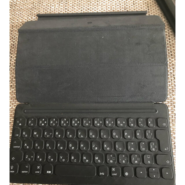 iPad 第8世代 + Smart Keyboard