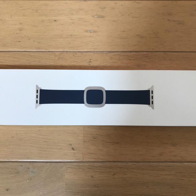 Apple Watch(アップルウォッチ)のアップルウォッチ40mmモダンバックル純正品M紺色です。美品 メンズの時計(腕時計(デジタル))の商品写真