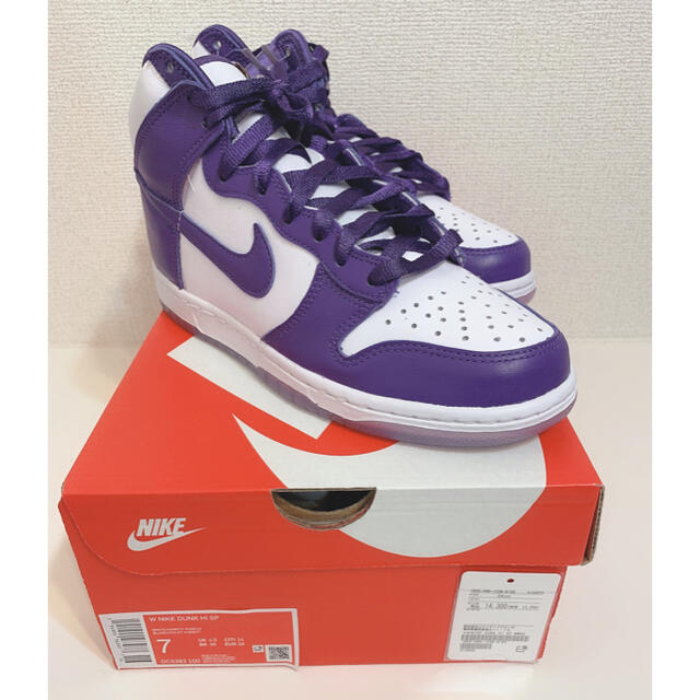 NIKE(ナイキ)のNIKE DUNK HIGH WMNS VARSITY PURPLE レディースの靴/シューズ(スニーカー)の商品写真