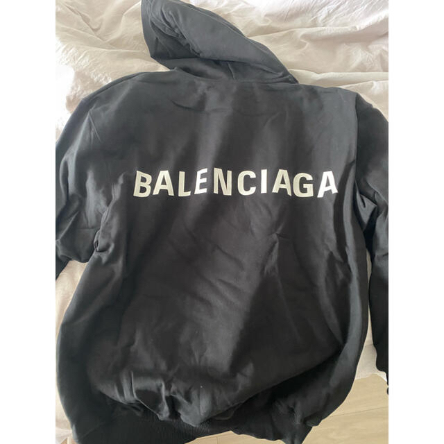 Balenciaga(バレンシアガ)のmizuiro様専用　balenciagaパーカー レディースのトップス(パーカー)の商品写真