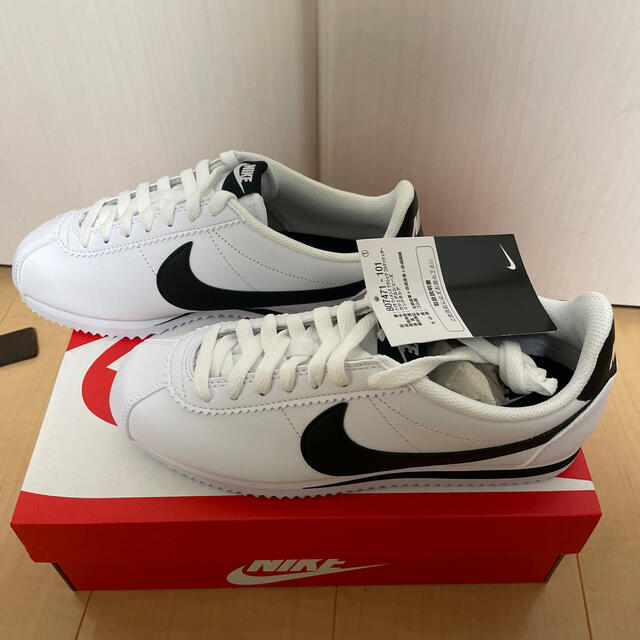 NIKE(ナイキ)のNIKE CLASSIC CORTEZ ナイキ クラシック コルテッツ 白/黒 レディースの靴/シューズ(スニーカー)の商品写真