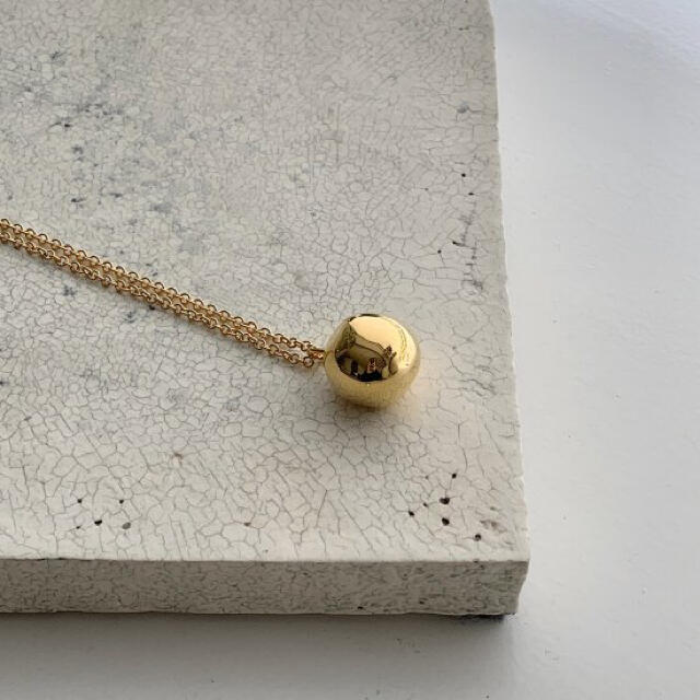 CHIEKO+ wonky ball necklace † gold○ 数量は多 8990円 www.gold-and-wood.com