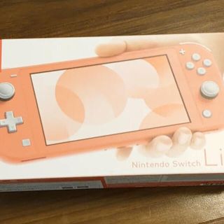 ニンテンドースイッチ(Nintendo Switch)の任天堂　スイッチライト　コーラル　新品　未開封(携帯用ゲーム機本体)