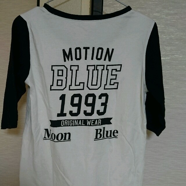 BLUE MOON BLUE(ブルームーンブルー)のラグランTシャツ レディースのトップス(Tシャツ(長袖/七分))の商品写真