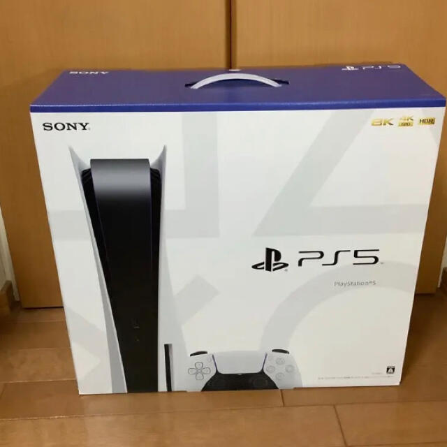 PlayStation(プレイステーション)のPlayStation5(PS5)本体　新品未開封品 エンタメ/ホビーのゲームソフト/ゲーム機本体(家庭用ゲーム機本体)の商品写真