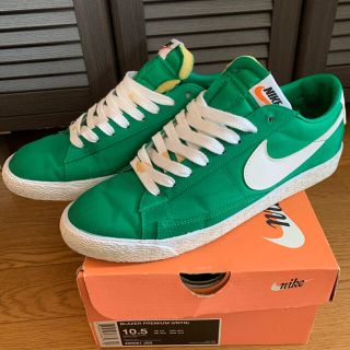 ナイキ(NIKE)のnike blazer premium vintage 緑　極美品(スニーカー)