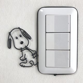 スヌーピー(SNOOPY)のハンドメイド　スヌーピー　スイッチカバー　ワイヤークラフト (インテリア雑貨)