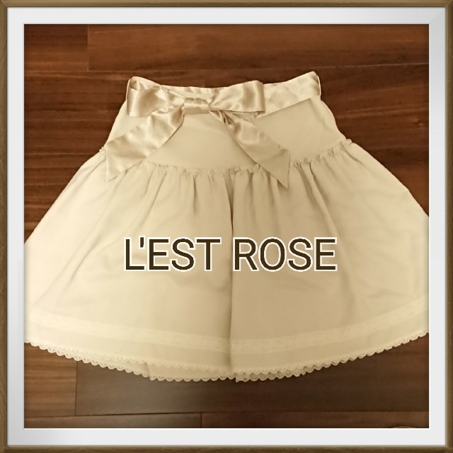 L'EST ROSE(レストローズ)のレストローズ リボン付きスカート レディースのスカート(ミニスカート)の商品写真