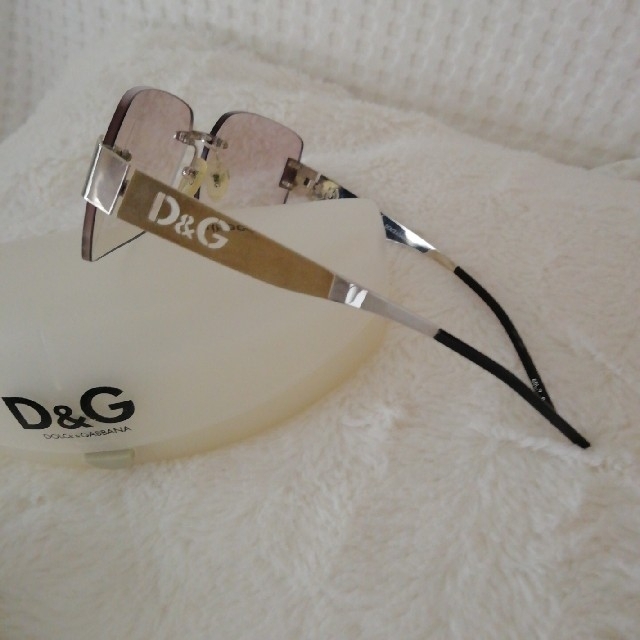 DOLCE&GABBANA(ドルチェアンドガッバーナ)のドルチェ&ガッバーナ　D&Gサングラス未使用品　激安！ レディースのファッション小物(サングラス/メガネ)の商品写真
