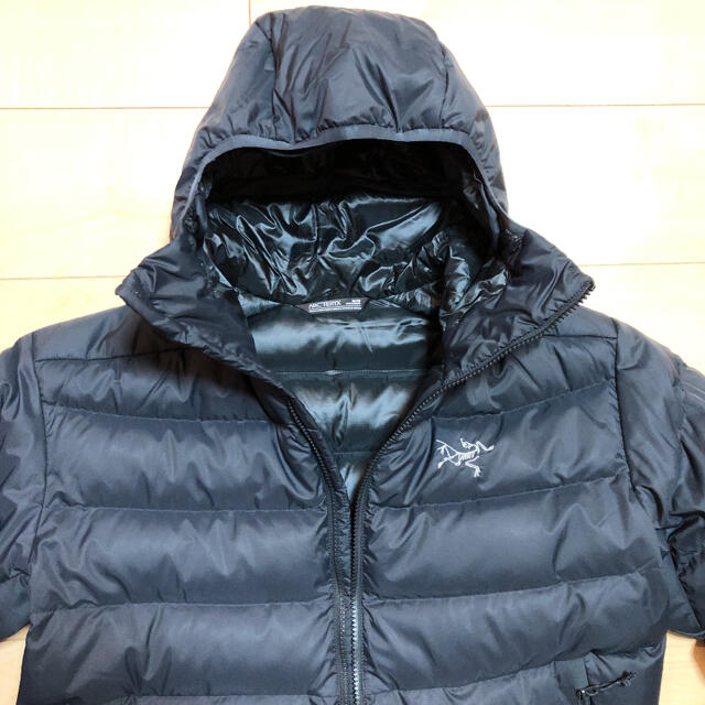 ARC'TERYX(アークテリクス)のアークテリクス ソリウムAR ダウンジャケット ネイビー サイズM メンズのジャケット/アウター(ダウンジャケット)の商品写真