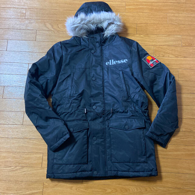 ellesse(エレッセ)の★新品★エレッセ　メンズ　ブルゾン　アウター　送料込み メンズのジャケット/アウター(ブルゾン)の商品写真