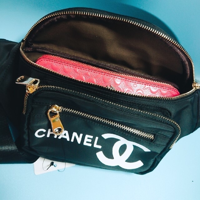 CHANEL(シャネル)のCHANEL  ボディバッグ  シャネル レディースのバッグ(ボディバッグ/ウエストポーチ)の商品写真