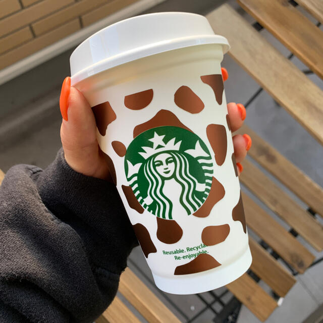 Starbucks Coffee(スターバックスコーヒー)の【NEW】スターバックス タンブラー リユーザブルカップ　新品未使用 牛柄22 インテリア/住まい/日用品のキッチン/食器(タンブラー)の商品写真