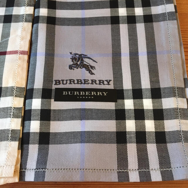 BURBERRY(バーバリー)のバーバリーハンカチノバチェック&グレーチェック メンズのファッション小物(ハンカチ/ポケットチーフ)の商品写真