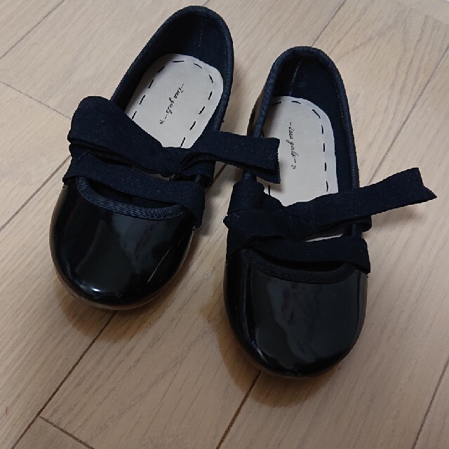 ZARA KIDS(ザラキッズ)のザラキッズ ZARAKIDS エナメルバレーシューズ リボン付き 美品 キッズ/ベビー/マタニティのキッズ靴/シューズ(15cm~)(フォーマルシューズ)の商品写真