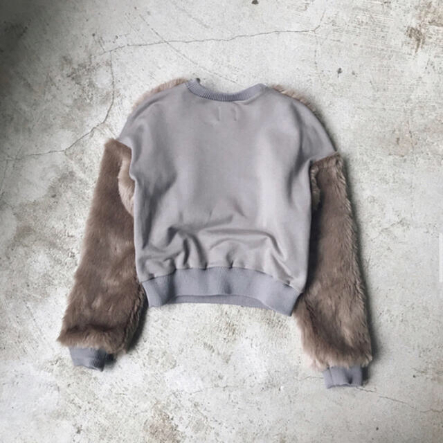 Ameri VINTAGE(アメリヴィンテージ)のAmeri VINTAGE◆COLOR ECO FUR SWEAT TOP レディースのトップス(トレーナー/スウェット)の商品写真