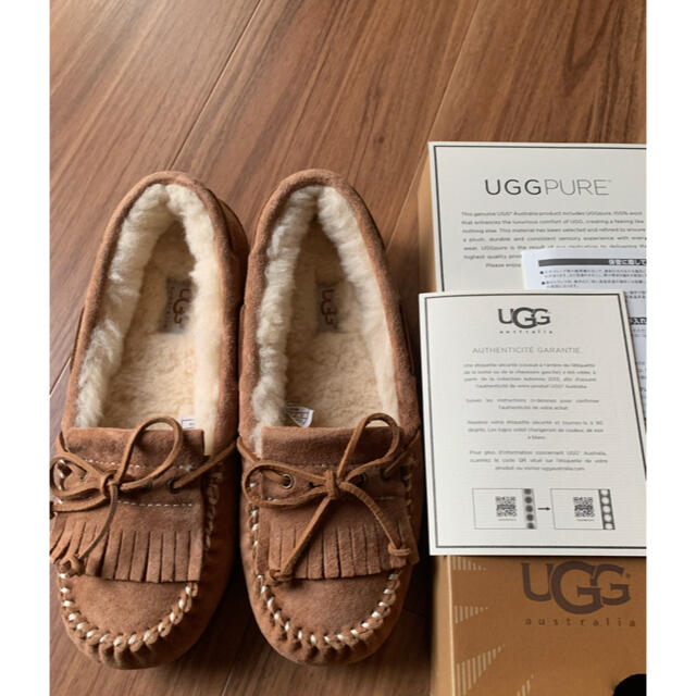 UGG(アグ)のUGG モカシン　size5 レディースの靴/シューズ(スリッポン/モカシン)の商品写真