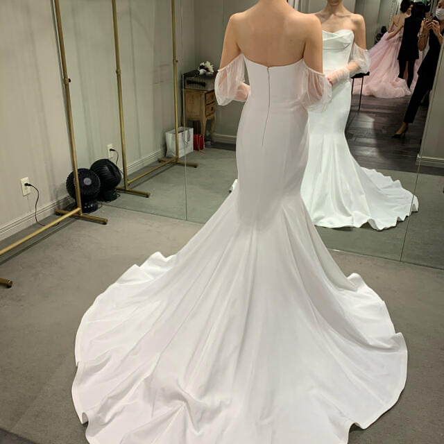 Vera Wang(ヴェラウォン)の【さとう♪様専用】VERAWANG ava US4 ウェディングドレス レディースのフォーマル/ドレス(ウェディングドレス)の商品写真