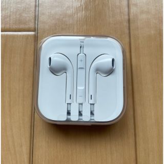 アイフォーン(iPhone)の【新品･未使用】Apple iPhone 純正イヤホン(イヤホンジャック)(ヘッドフォン/イヤフォン)