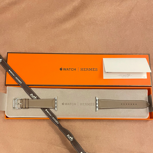 Hermes(エルメス)の新品 アップルウォッチ　40mm 本革ベルト　エルメス　エトゥープ　hermes メンズの時計(レザーベルト)の商品写真