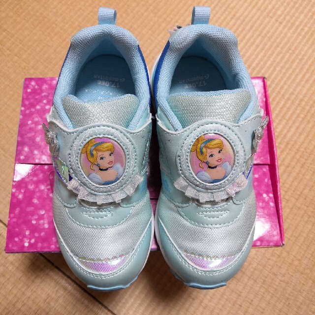 Disney(ディズニー)の【新品】moonstar ディズニー シンデレラ シューズ size 17㎝ キッズ/ベビー/マタニティのキッズ靴/シューズ(15cm~)(スニーカー)の商品写真