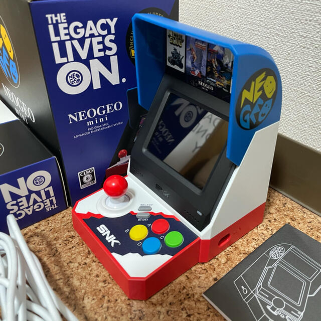 SNK - NEOGEO mini ネオジオミニ ＋PAD2個＋攻略本の通販 by たか's ...