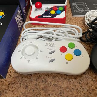 SNK - NEOGEO mini ネオジオミニ ＋PAD2個＋攻略本の通販 by たか's ...