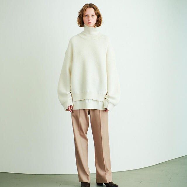 トップスYOKE ニット 白 【CONNECTING HIGHT NECK KNIT】