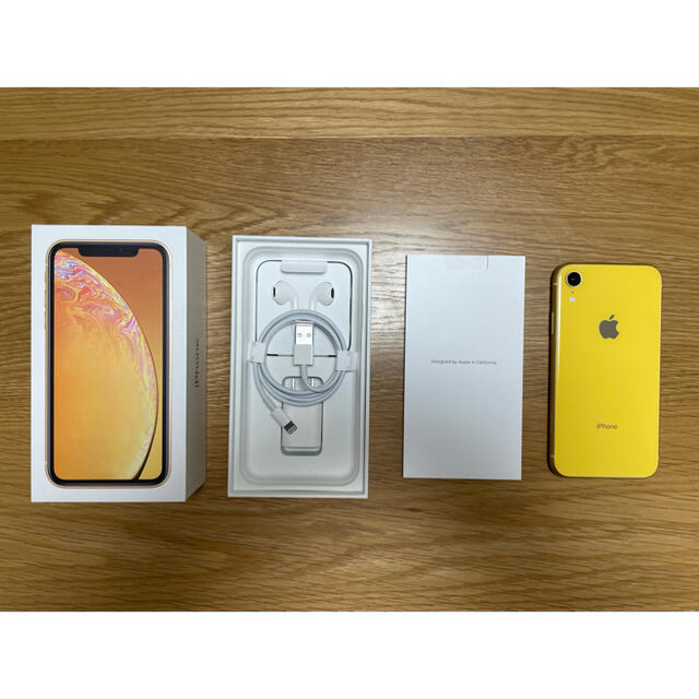 Apple(アップル)のiPhone XR Yellow 64 GB SIMフリー スマホ/家電/カメラのスマートフォン/携帯電話(スマートフォン本体)の商品写真