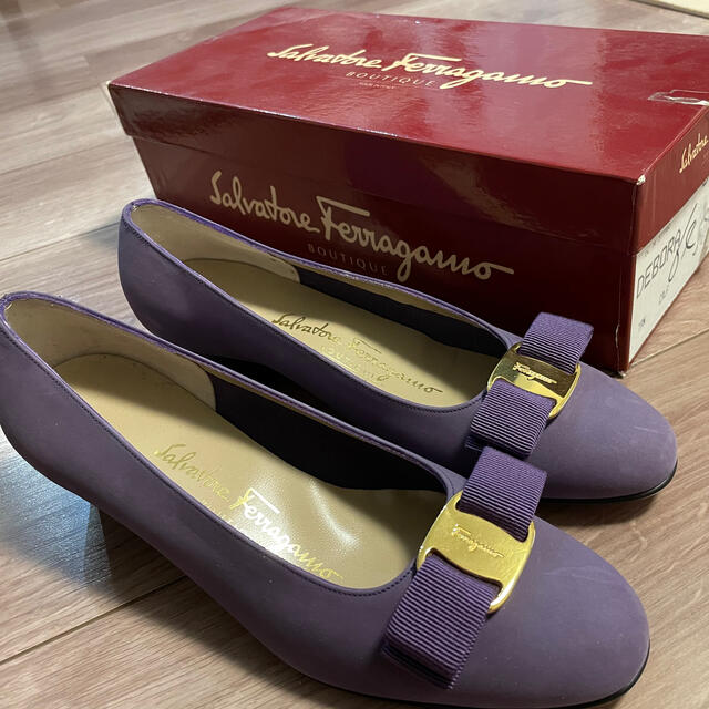 Salvatore Ferragamo Vara パンプス　パープル