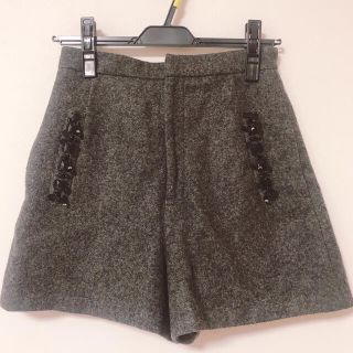 ジルスチュアート(JILLSTUART)の再値下げ★美品★ビジューハイウエストショートパンツ(ショートパンツ)