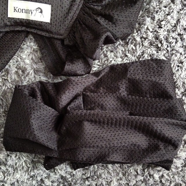 Ergobaby(エルゴベビー)のコニー　抱っこひも　サマー　XS ブラック キッズ/ベビー/マタニティの外出/移動用品(抱っこひも/おんぶひも)の商品写真
