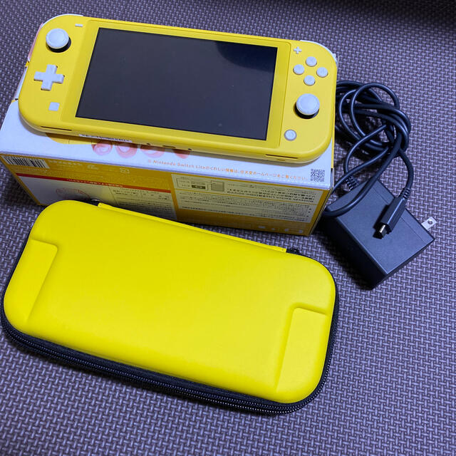 Nintendo Switch(ニンテンドースイッチ)のお値下げしました☆送料込み Nintendo Switch Lite イエロー エンタメ/ホビーのゲームソフト/ゲーム機本体(家庭用ゲーム機本体)の商品写真
