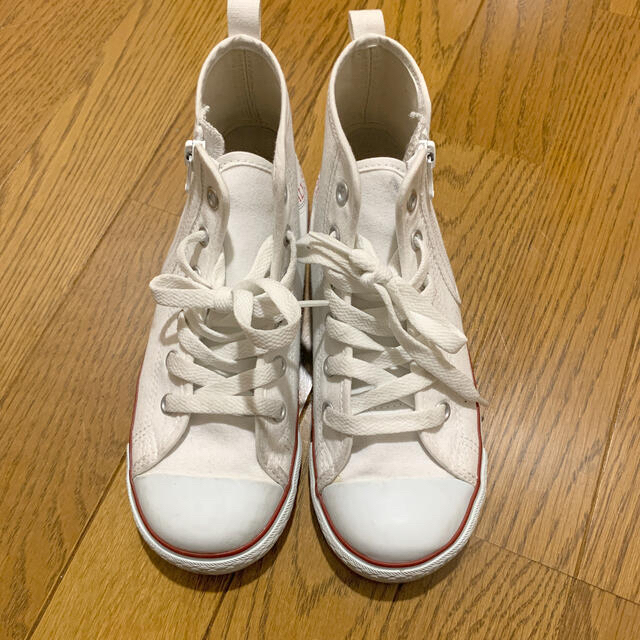 CONVERSE(コンバース)のコンバース　ハイカット　ホワイト　21.0cm ビッグロゴ キッズ/ベビー/マタニティのキッズ靴/シューズ(15cm~)(スニーカー)の商品写真