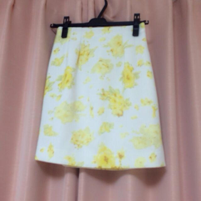 PROPORTION BODY DRESSING(プロポーションボディドレッシング)のプロポ黄色花柄スカート♡ レディースのスカート(ミニスカート)の商品写真