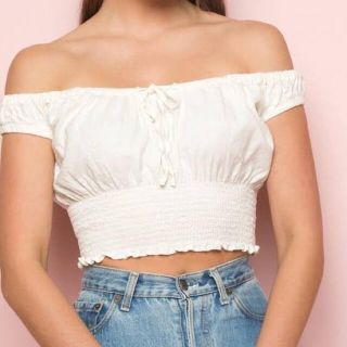 ブランディーメルビル(Brandy Melville)のBrandy Melville ブランディメルビル オフショルダー 白(タンクトップ)