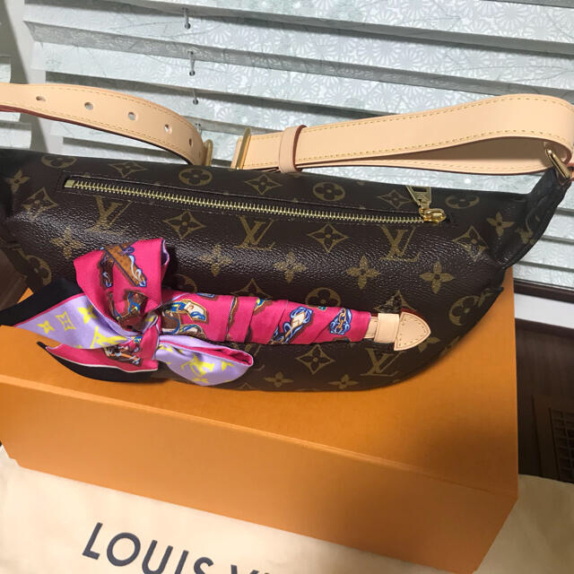 LOUIS VUITTON(ルイヴィトン)のルイヴィトン  バムバッグ レディースのバッグ(ボディバッグ/ウエストポーチ)の商品写真