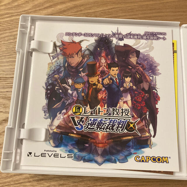 CAPCOM(カプコン)のレイトン教授VS逆転裁判 3DS エンタメ/ホビーのゲームソフト/ゲーム機本体(携帯用ゲームソフト)の商品写真