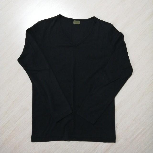 週末値下げ‼️‼️無地　長袖Ｔシャツ　Vネック メンズのトップス(Tシャツ/カットソー(七分/長袖))の商品写真