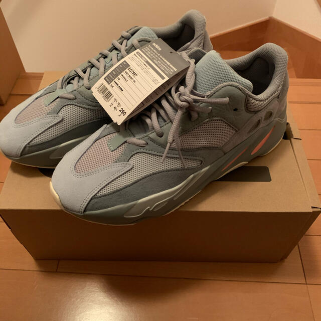 YEEZY BOOST 700