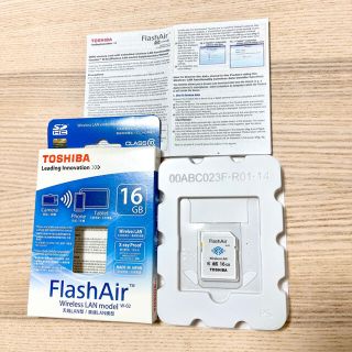 トウシバ(東芝)の【完動品】東芝 FlashAir 16GB 無線LAN class10(PC周辺機器)