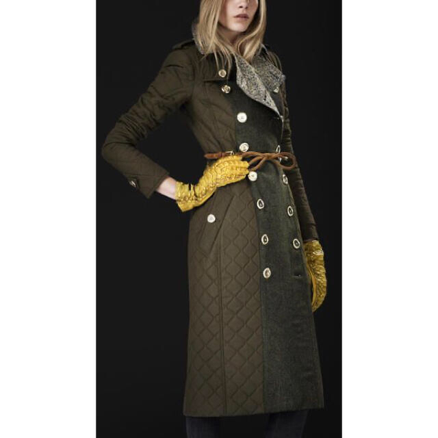 BURBERRY(バーバリー)の少し難ありバーバリープローサムのコレクションラインのミリタリーグリーンのコート レディースのジャケット/アウター(トレンチコート)の商品写真