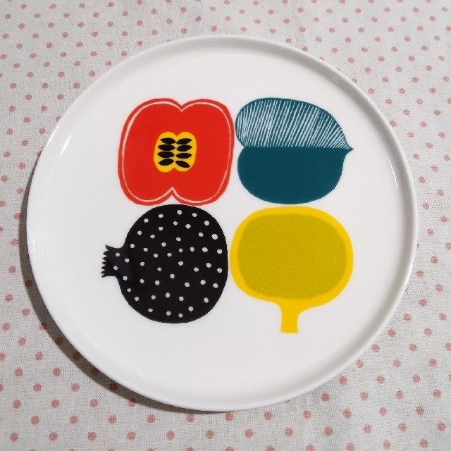 Marimekko 新品未使用 マリメッコ コンポッティ プレート 野菜 お皿の通販 By Cottonton S Shop マリメッコならラクマ